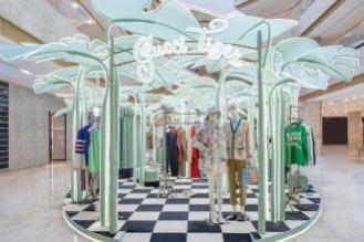 2025年古驰中国新年系列揭幕：GUCCI TIGER限时店璀璨登场